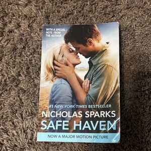 Nicholas Sparks Safe Haven Paperback - Blue Cover